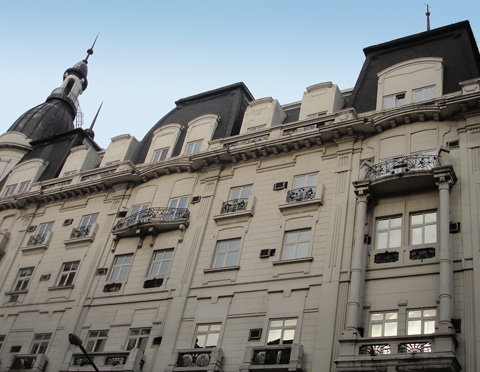 Edificio sobre Av. Callao