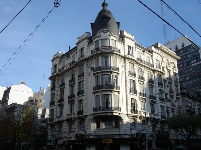 Esquina Av. Rivadavia y J.M.Moreno