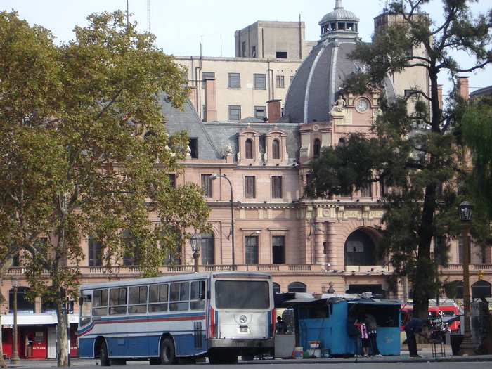 Estación de Constitucion Vista desde la Plaza